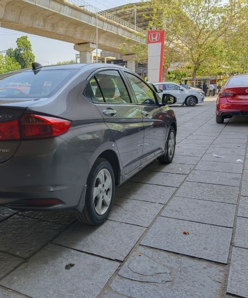Honda City(2011-2014) 1.5 V Mt
